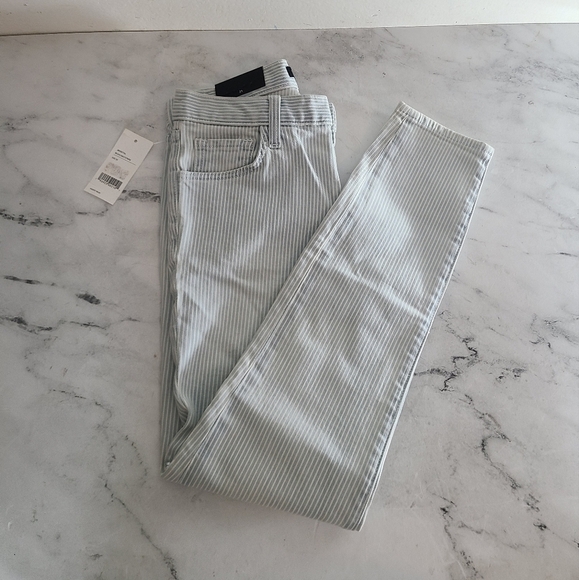 J Brand Capri Mid Rise Stripe White Blue Jeans 25 NWT - Picture 4 of 8